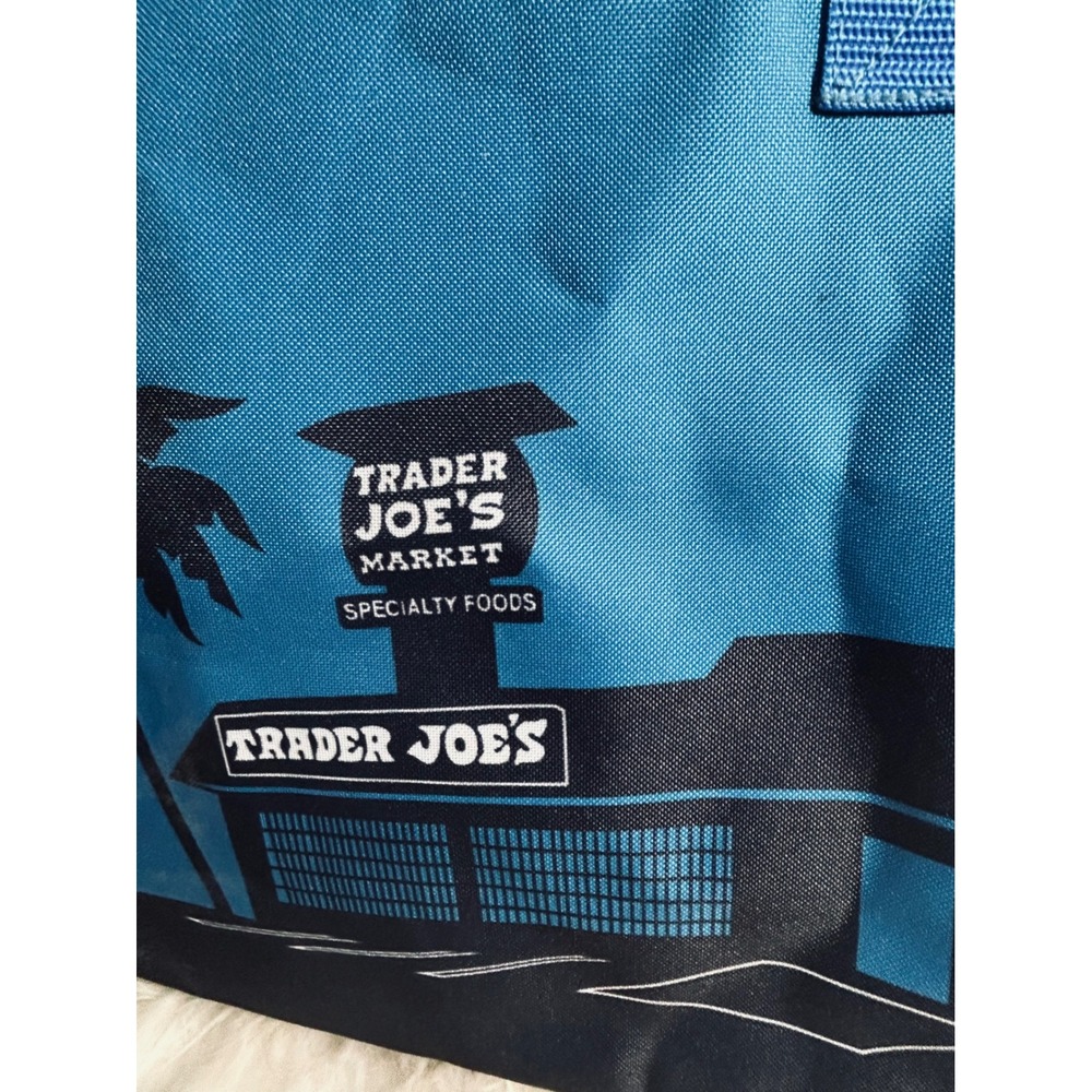 Trader Joes Insulated Reusable Grocery Bag Blue Pasadena 1967 Tote Zipper Large - Picture 2 of 7